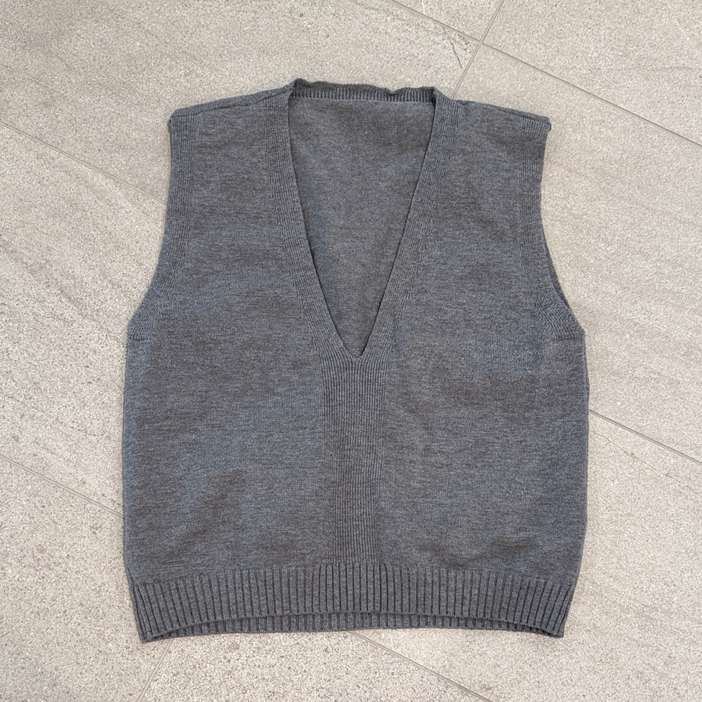 Grey V-Neck Knit Sweater Vest